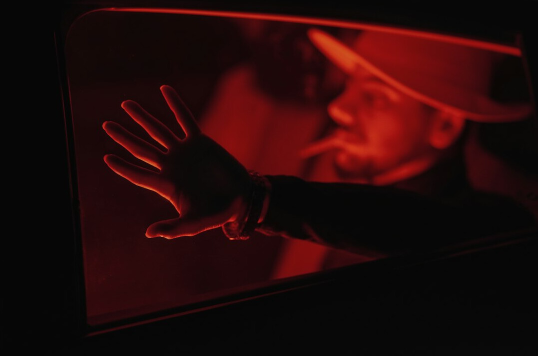 detective catching criminals